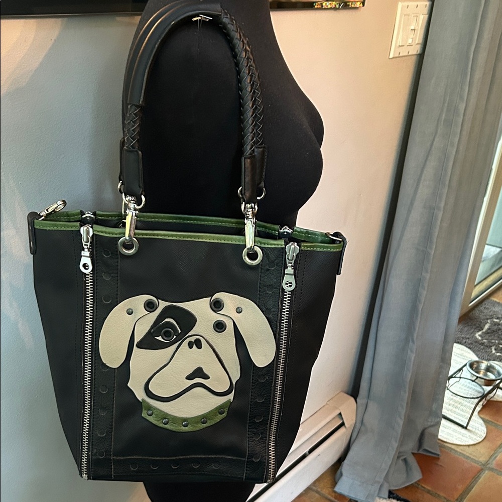 AMAZING 💚🖤  Black and Green Leather Tote with Dog Design! MINT CONDITION‼️